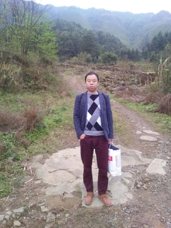 奋斗的第一张照片--咸阳相亲服务中心