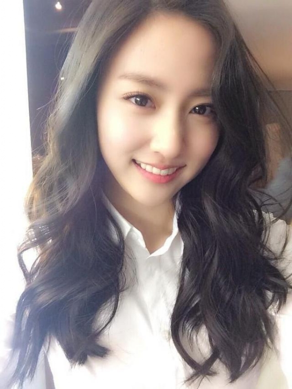 等爱的易微的第一张照片--咸阳相亲服务中心