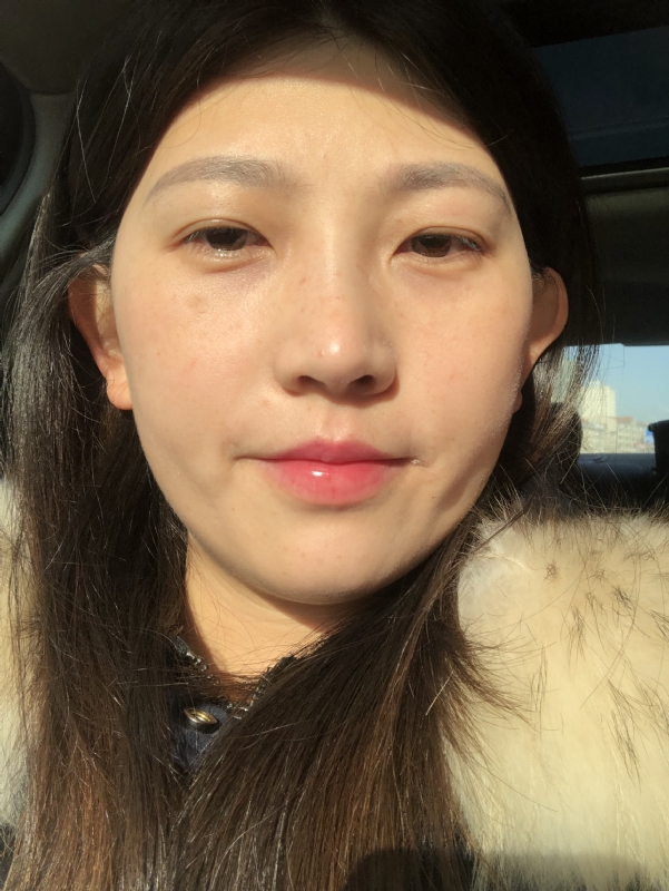 轻闭双眼的第一张照片--咸阳相亲服务中心