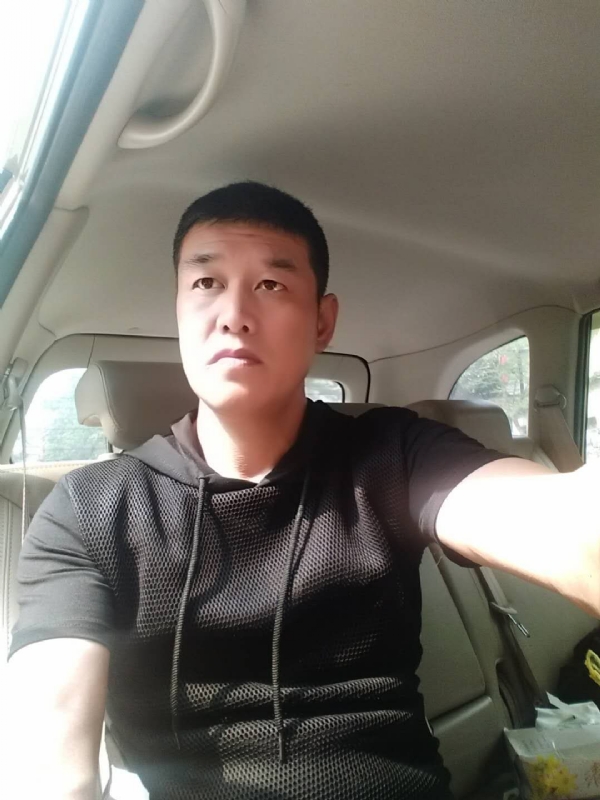 深爱的疯子的第一张照片--咸阳相亲服务中心