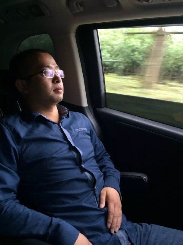 世界那么大的第三张照片--咸阳相亲服务中心