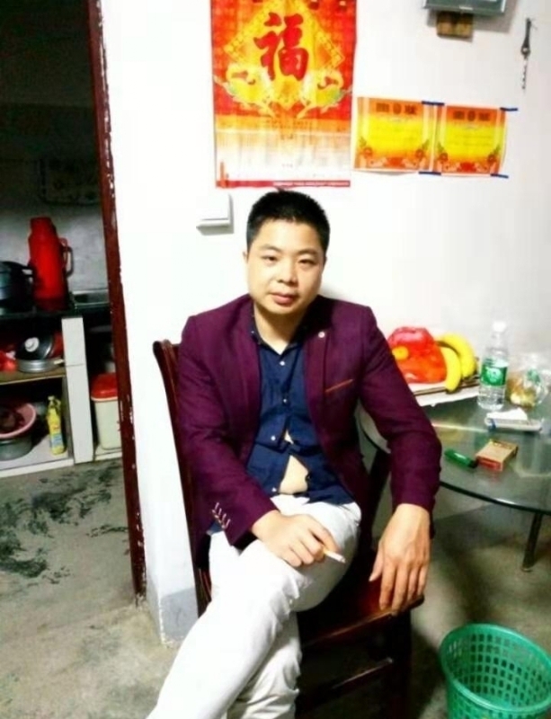 蓝色的微笑的第一张照片--咸阳相亲服务中心