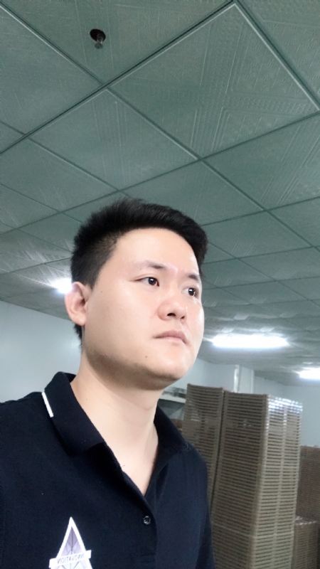 伟的第一张照片--咸阳相亲服务中心
