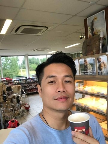 短歌的第一张照片--咸阳相亲服务中心
