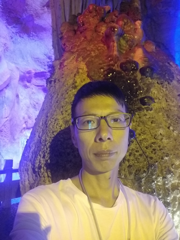 红叶的第一张照片--咸阳相亲服务中心