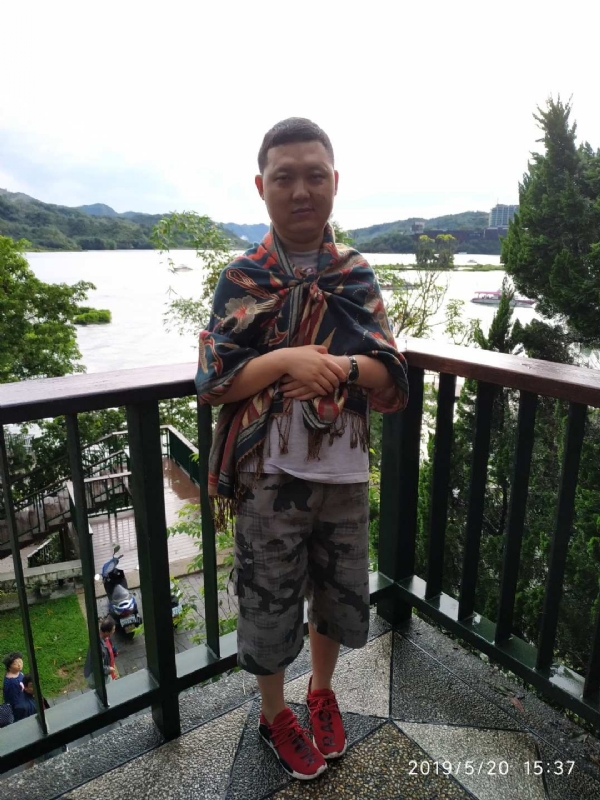 爱情里的俩个人的第一张照片--咸阳相亲服务中心