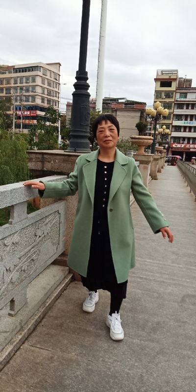 小玲的第一张照片--咸阳相亲服务中心