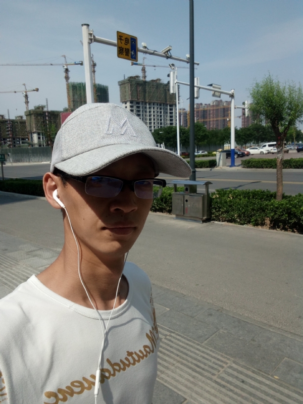 挥一挥手什么都没有的第一张照片--咸阳相亲服务中心