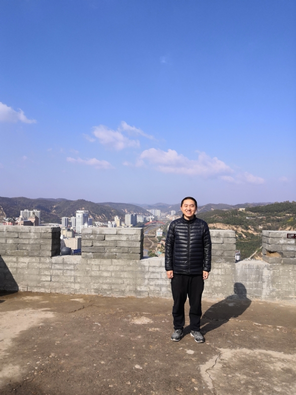 人间不值得的第一张照片--咸阳相亲服务中心