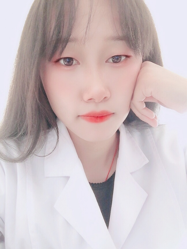 白婚纱的第一张照片--咸阳相亲服务中心
