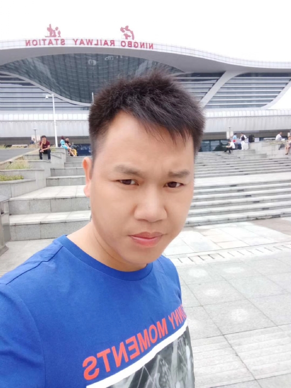 笑对人生的第一张照片--咸阳相亲服务中心
