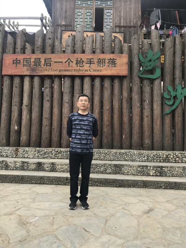 屯里的富豪的第一张照片--咸阳相亲服务中心