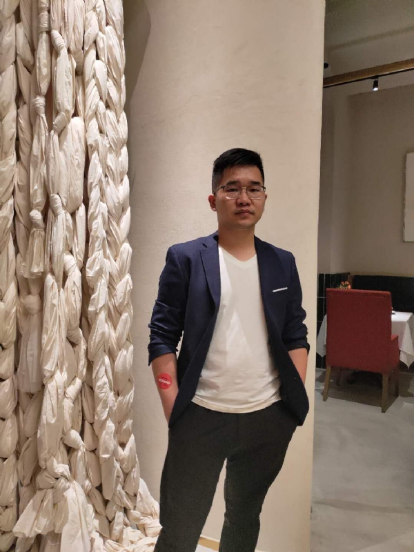 在路上的第二张照片--咸阳相亲服务中心