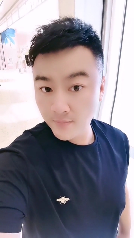 微风徐徐的第一张照片--咸阳相亲服务中心