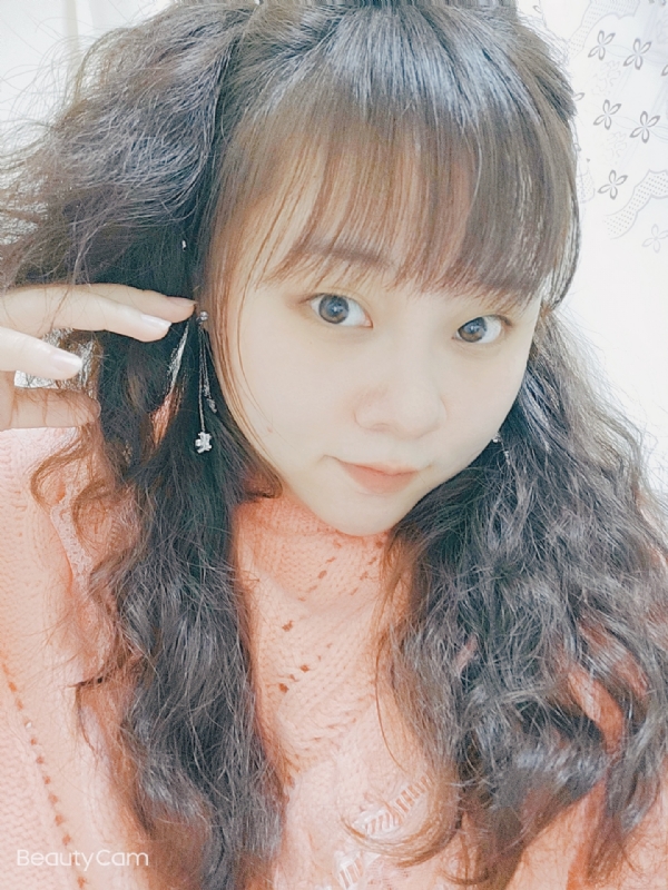艾薇儿的第一张照片--咸阳相亲服务中心