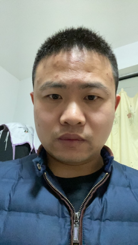 苹果的第一张照片--咸阳相亲服务中心
