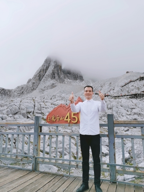 灰太狼的第一张照片--咸阳相亲服务中心