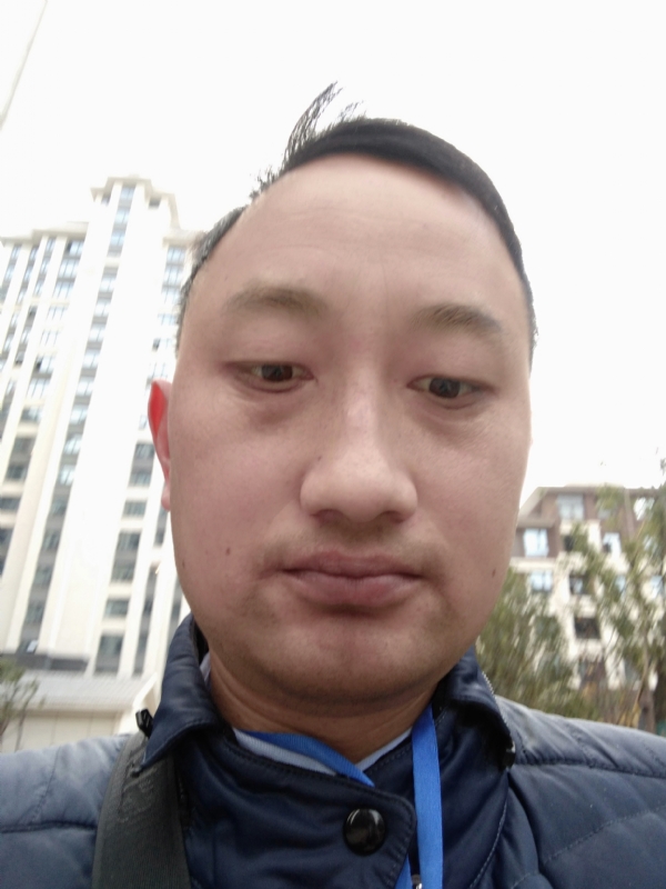 老男人的第一张照片--咸阳相亲服务中心