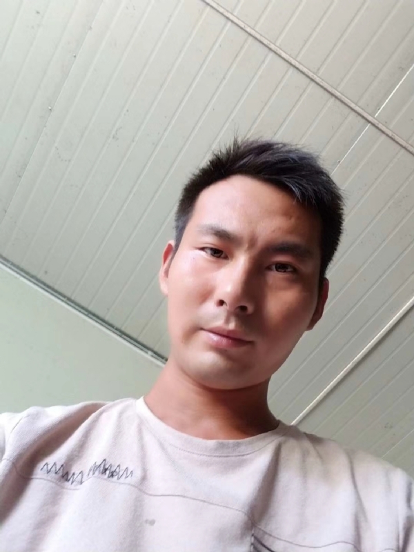 快乐肥宅水的第一张照片--咸阳相亲服务中心