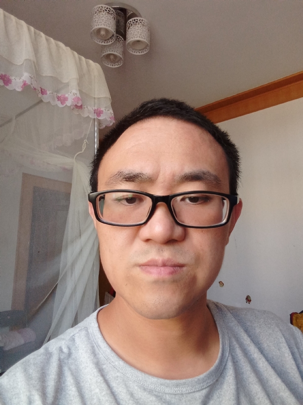 小涨常鸿的第一张照片--咸阳相亲服务中心