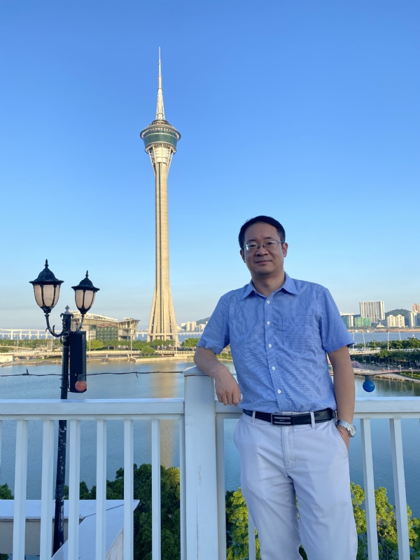 Yangyi的第三张照片--咸阳相亲服务中心