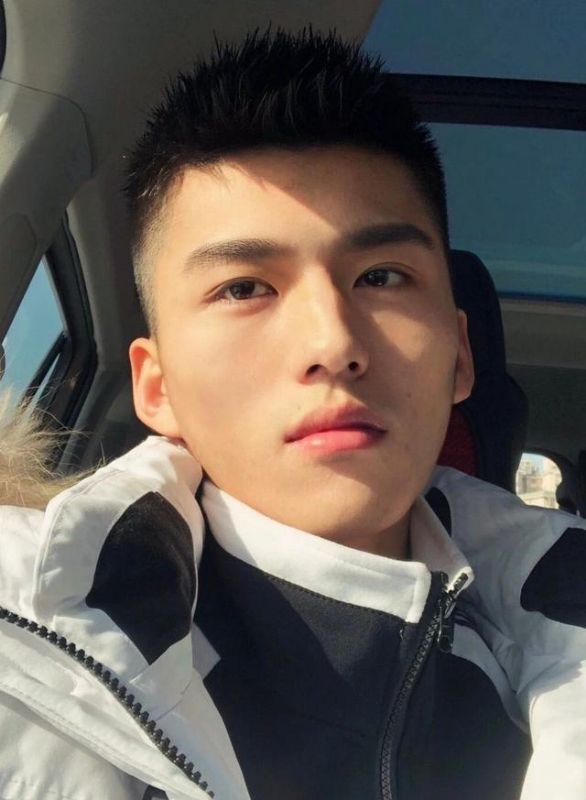 飞翔的第一张照片--咸阳相亲服务中心