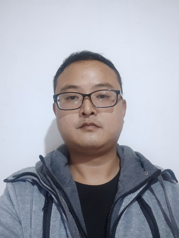 爱在一瞬间的第一张照片--咸阳相亲服务中心