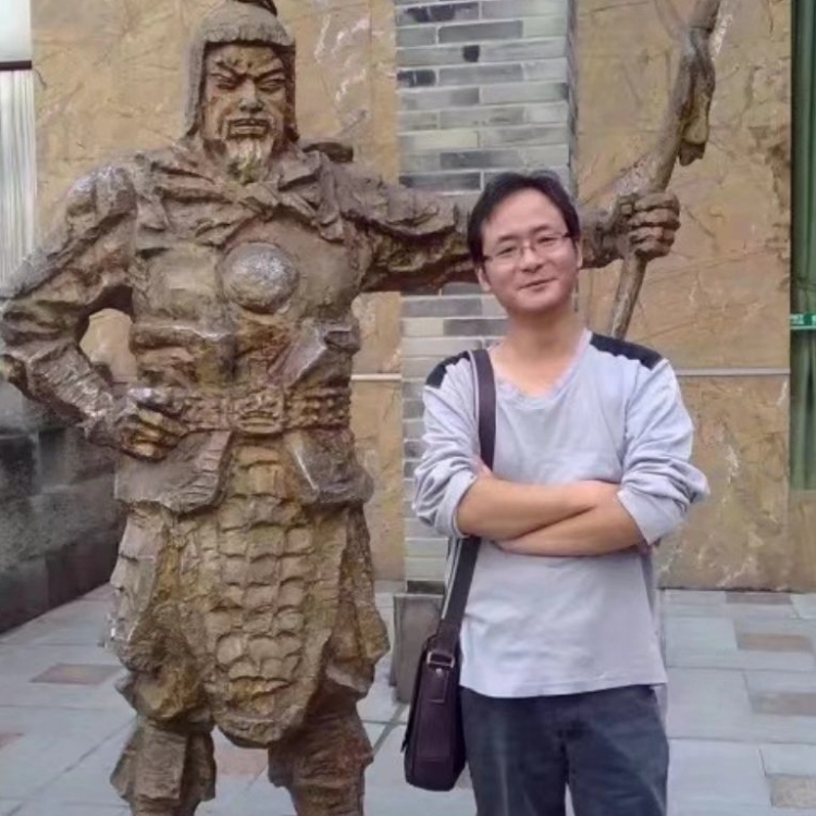 孤狼的第三张照片--咸阳相亲服务中心