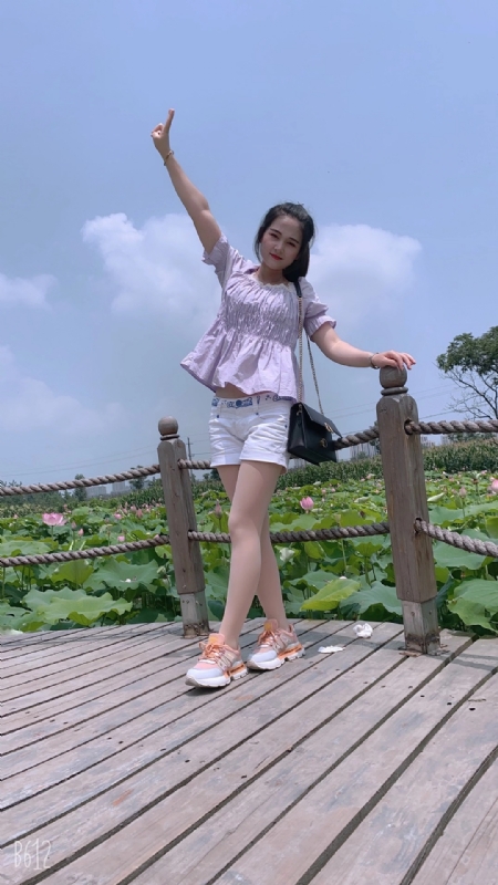 秋水伊人的第一张照片--咸阳相亲服务中心