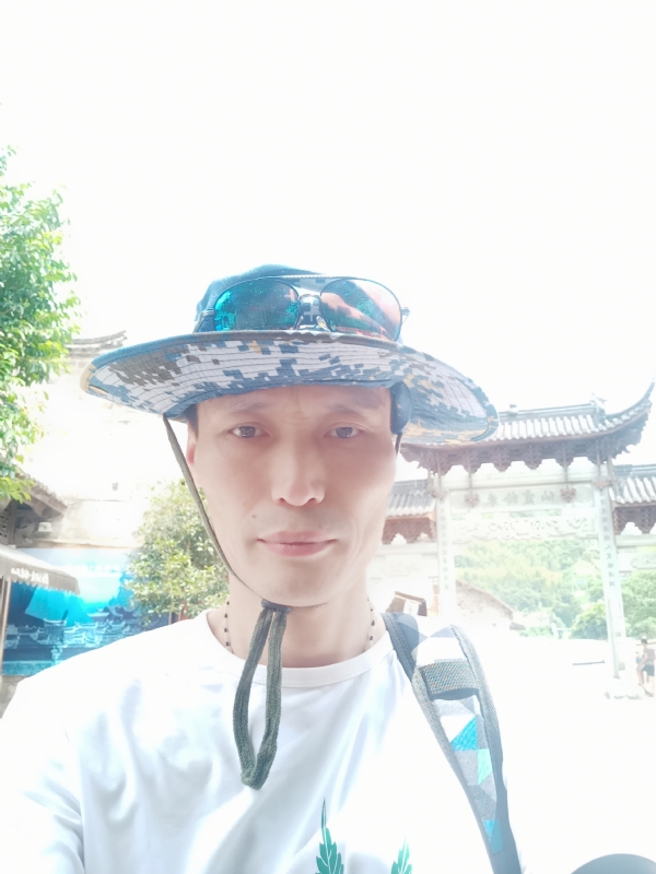 童群海的第一张照片--咸阳相亲服务中心
