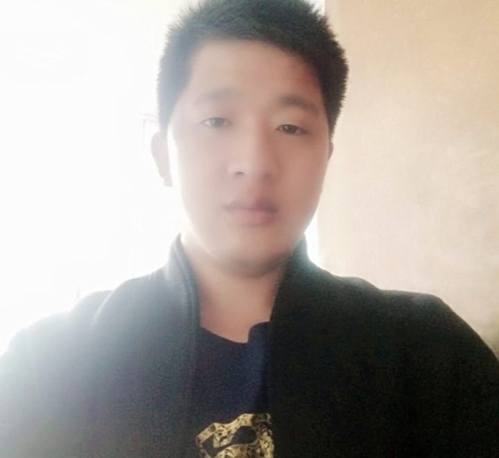 形影不离的第一张照片--咸阳相亲服务中心