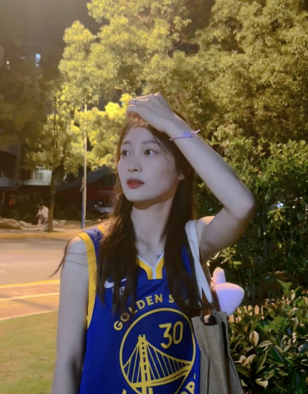 小趴菜的第三张照片--咸阳相亲服务中心