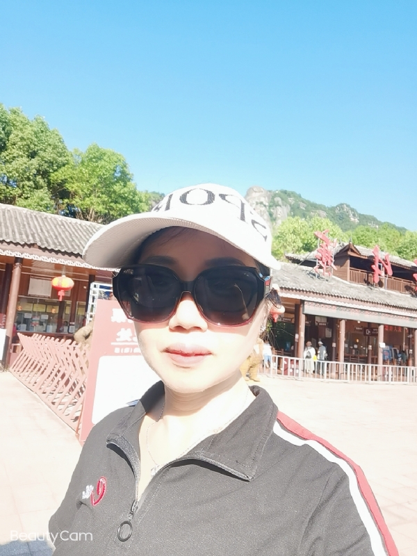 山百合的第一张照片--咸阳相亲服务中心