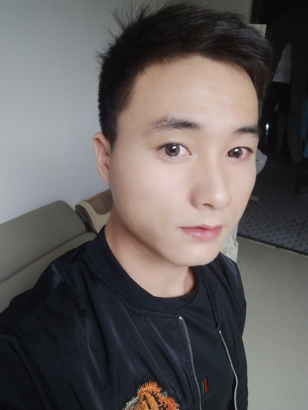 何凡的第三张照片--咸阳相亲服务中心