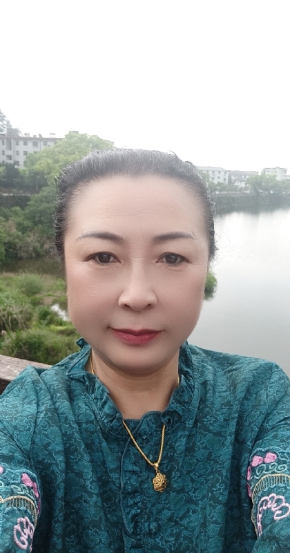 雨中情的第一张照片--咸阳相亲服务中心