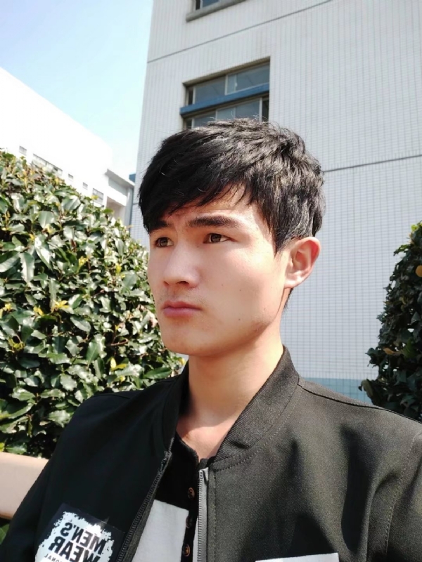 阳光男孩的第四张照片--咸阳相亲服务中心