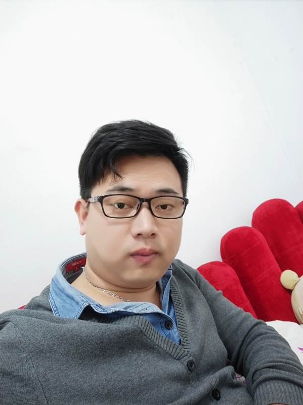 何必在亿的第一张照片--咸阳相亲服务中心