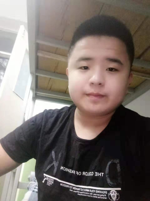 打小就爱淘气的第一张照片--咸阳相亲服务中心