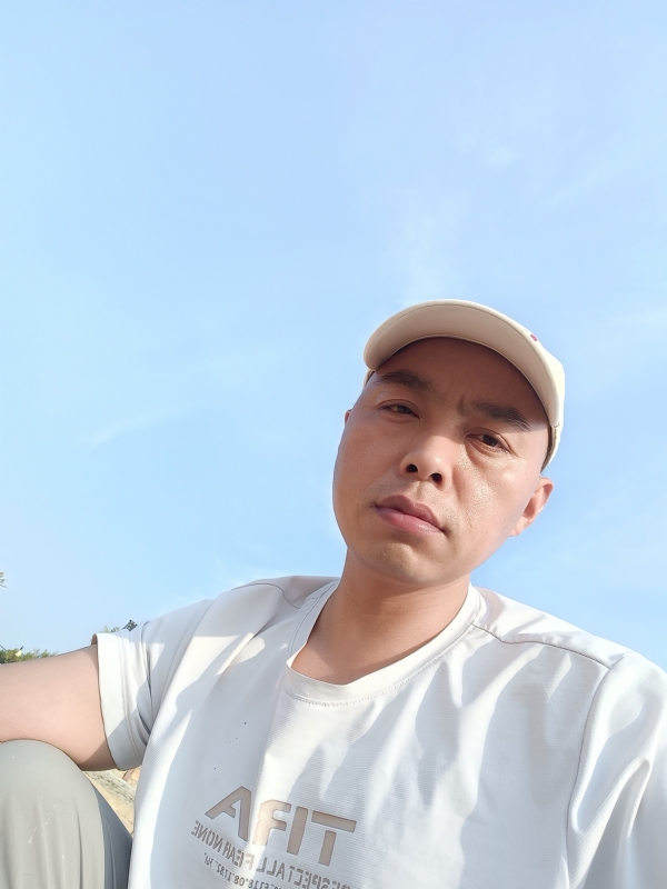 哥哥的第一张照片--咸阳相亲服务中心