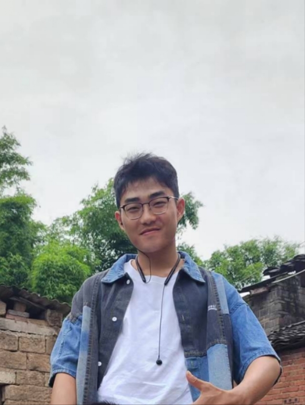 越努力越幸运的第一张照片--咸阳相亲服务中心