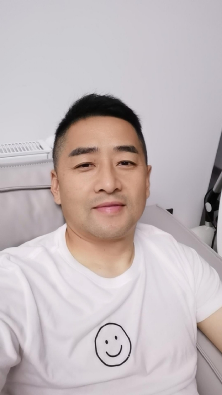 向阳而生的第一张照片--咸阳相亲服务中心