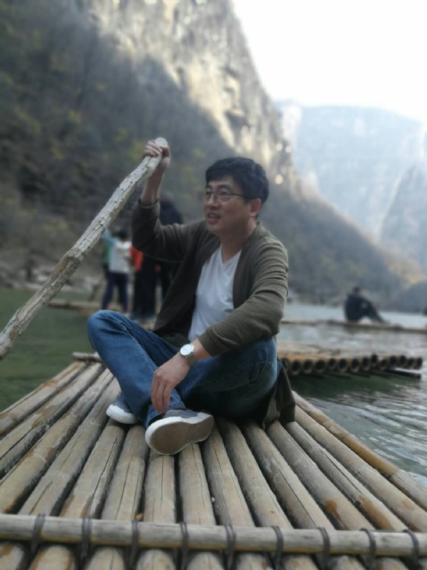 风被吹走了的第一张照片--咸阳相亲服务中心