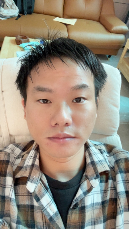 向日葵的第一张照片--咸阳相亲服务中心