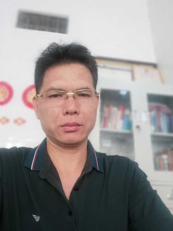 后视镜的第一张照片--咸阳相亲服务中心
