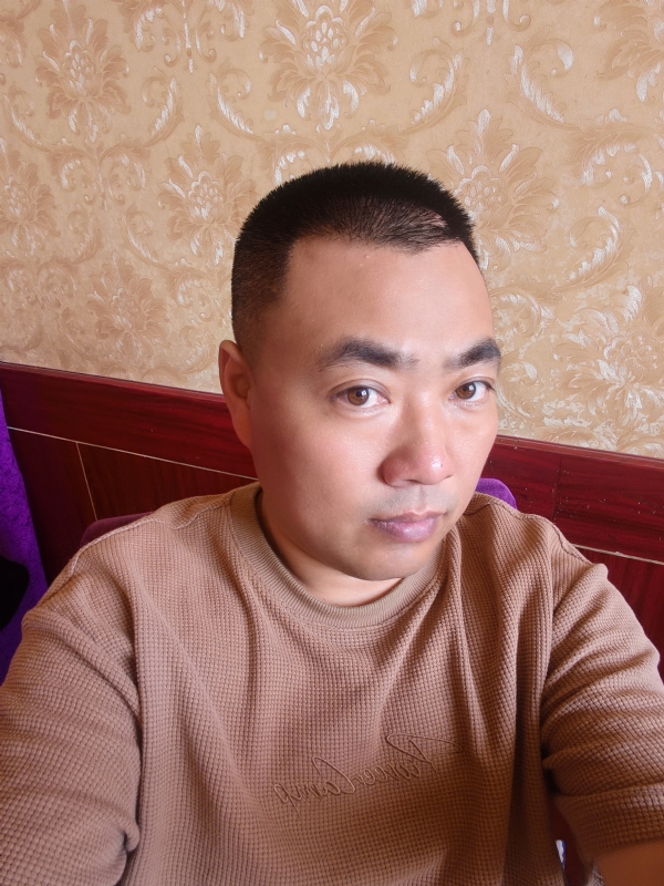 擦亮眼睛向前看的第一张照片--咸阳相亲服务中心