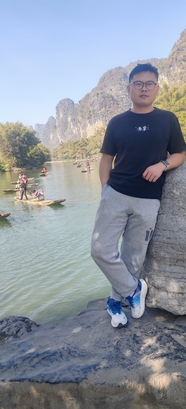 受过伤的狼的第二张照片--咸阳相亲服务中心