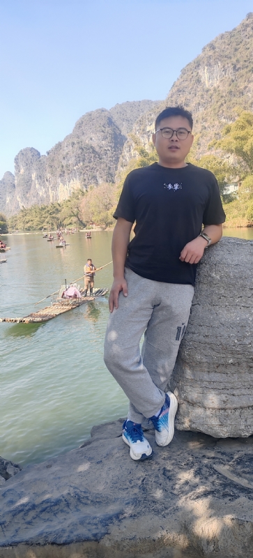 受过伤的狼的第三张照片--咸阳相亲服务中心