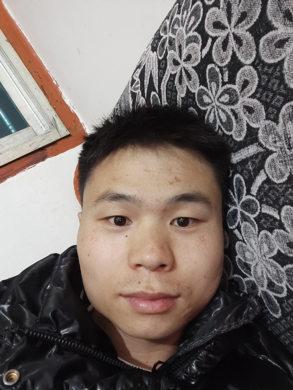 麒麟区幼儿园扛把子的第三张照片--咸阳相亲服务中心