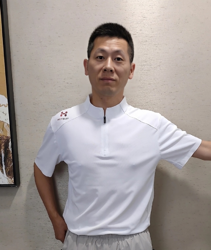 红旗下长大的第一张照片--咸阳相亲服务中心