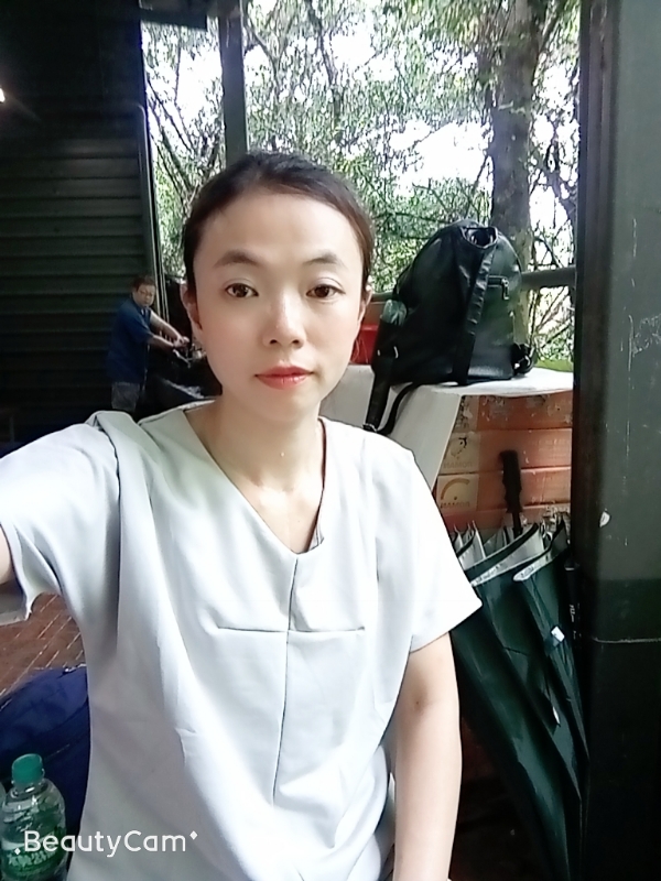 vivi的第一张照片--咸阳相亲服务中心